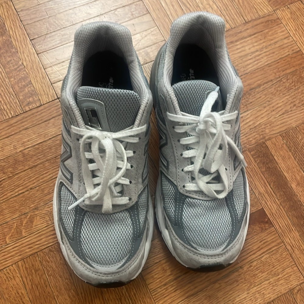 New Balance 990 v5